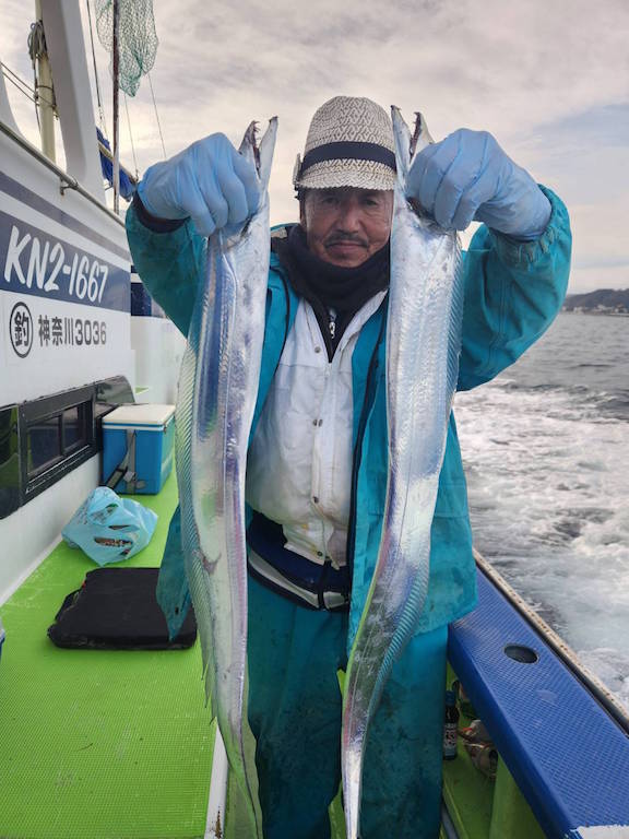 釣船浅八丸 - 湘南・平塚発 フィッシングエンターテイメント