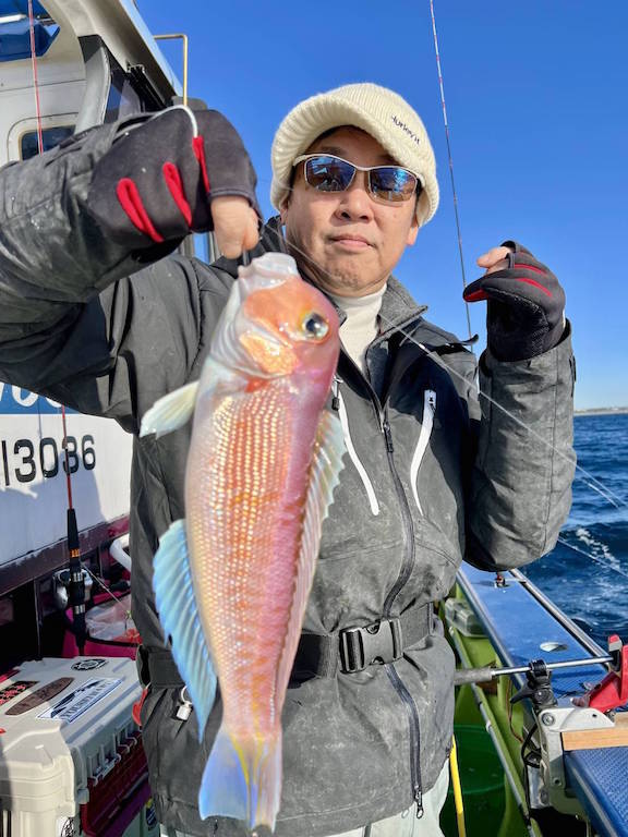 釣船浅八丸 - 湘南・平塚発 フィッシングエンターテイメント