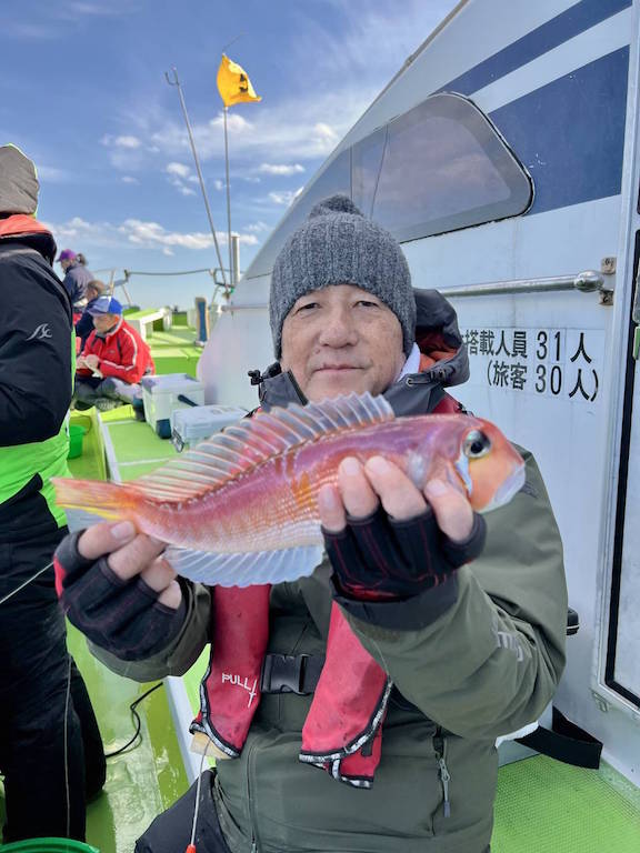 釣船浅八丸 - 湘南・平塚発 フィッシングエンターテイメント